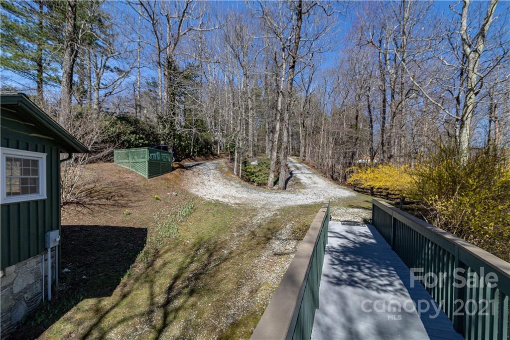 331 Strawberry Ridge Road Spruce Pine, NC 28777 - Photo 9 of 46 Gallery Image 9