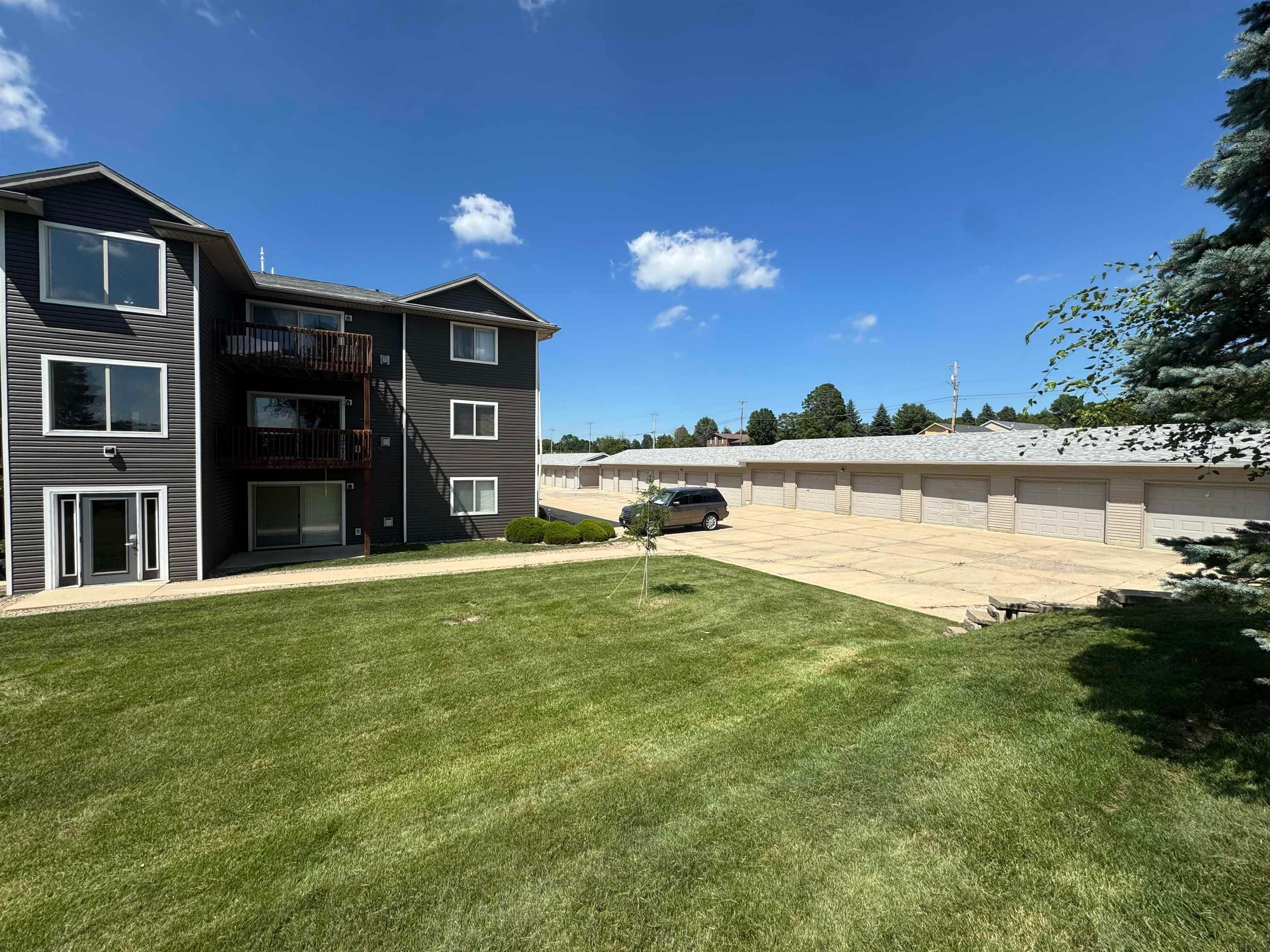 4705 Chadwick Road Cedar Falls, IA 50613 - Photo 15 of 16 Gallery Image 15