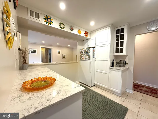 $2,800 | 11401 Commonwealth Drive, Unit 303, Rockville, MD 20852