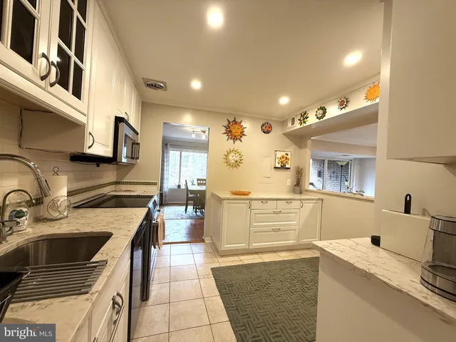 $2,800 | 11401 Commonwealth Drive, Unit 303, Rockville, MD 20852