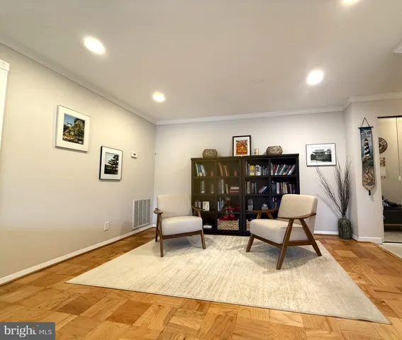 $2,800 | 11401 Commonwealth Drive, Unit 303, Rockville, MD 20852