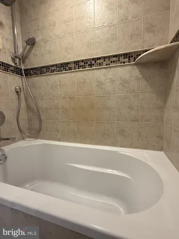 $2,800 | 11401 Commonwealth Drive, Unit 303, Rockville, MD 20852