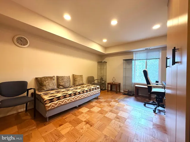 $2,800 | 11401 Commonwealth Drive, Unit 303, Rockville, MD 20852