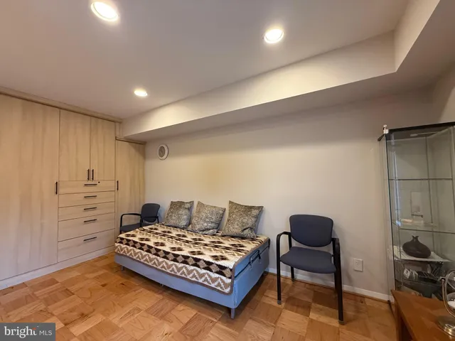 $2,800 | 11401 Commonwealth Drive, Unit 303, Rockville, MD 20852