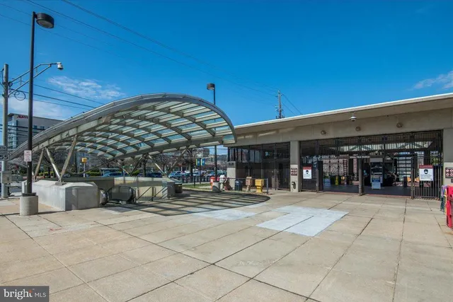 $2,800 | 11401 Commonwealth Drive, Unit 303, Rockville, MD 20852