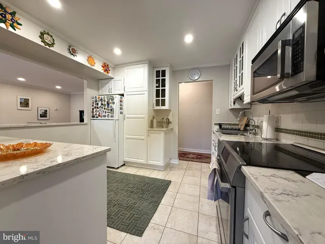 $2,800 | 11401 Commonwealth Drive, Unit 303, Rockville, MD 20852