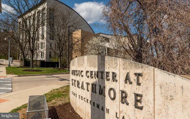 $2,800 | 11401 Commonwealth Drive, Unit 303, Rockville, MD 20852