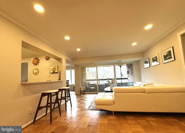 $2,800 | 11401 Commonwealth Drive, Unit 303, Rockville, MD 20852