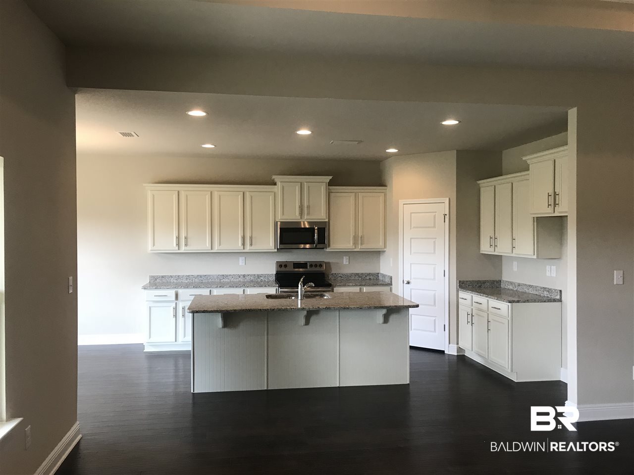 1406 Hickory Street South, Unit 5 Foley, AL 36535 - Photo 4 of 18 Kitchen