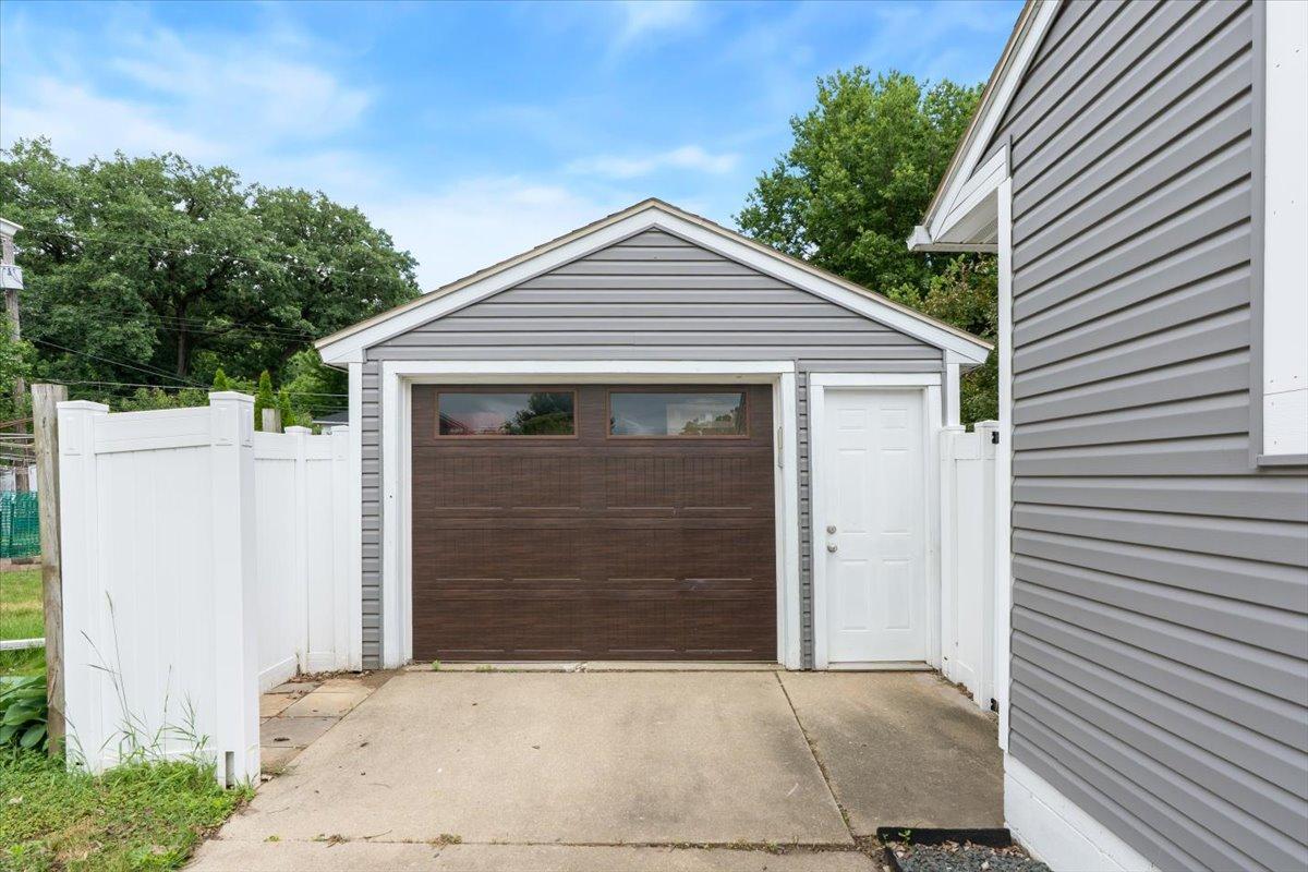 915 11 1/2 Street Southwest Rochester, MN 55902 - Photo 30 of 31