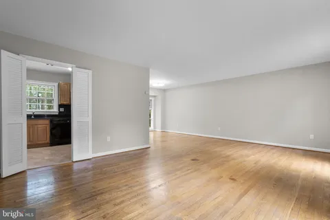 $900,000 | 1585 Kimblewick Road, Potomac, MD 20854