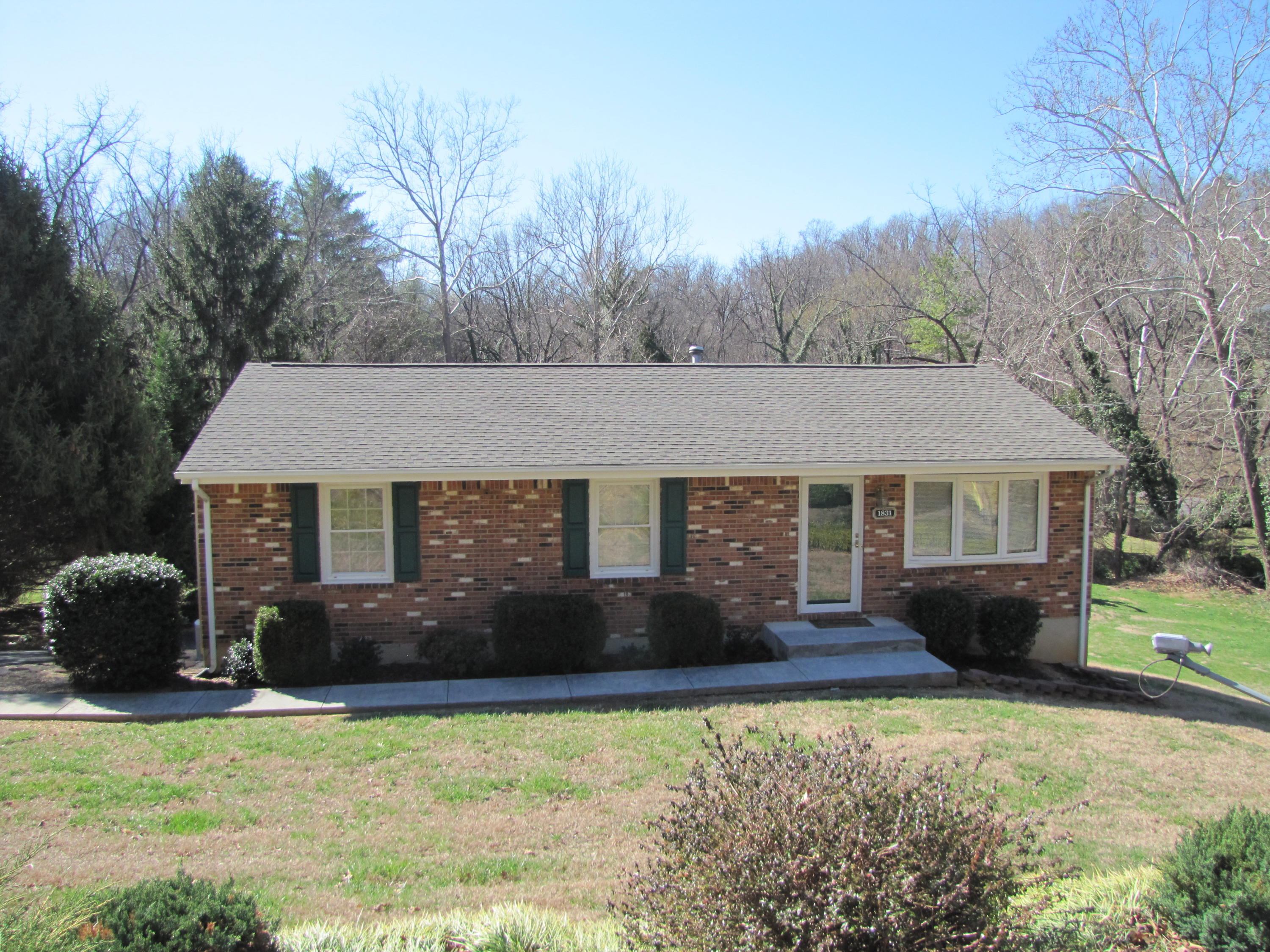 1831 McVitty Road Salem, VA 24153 - Photo 2 of 23 002