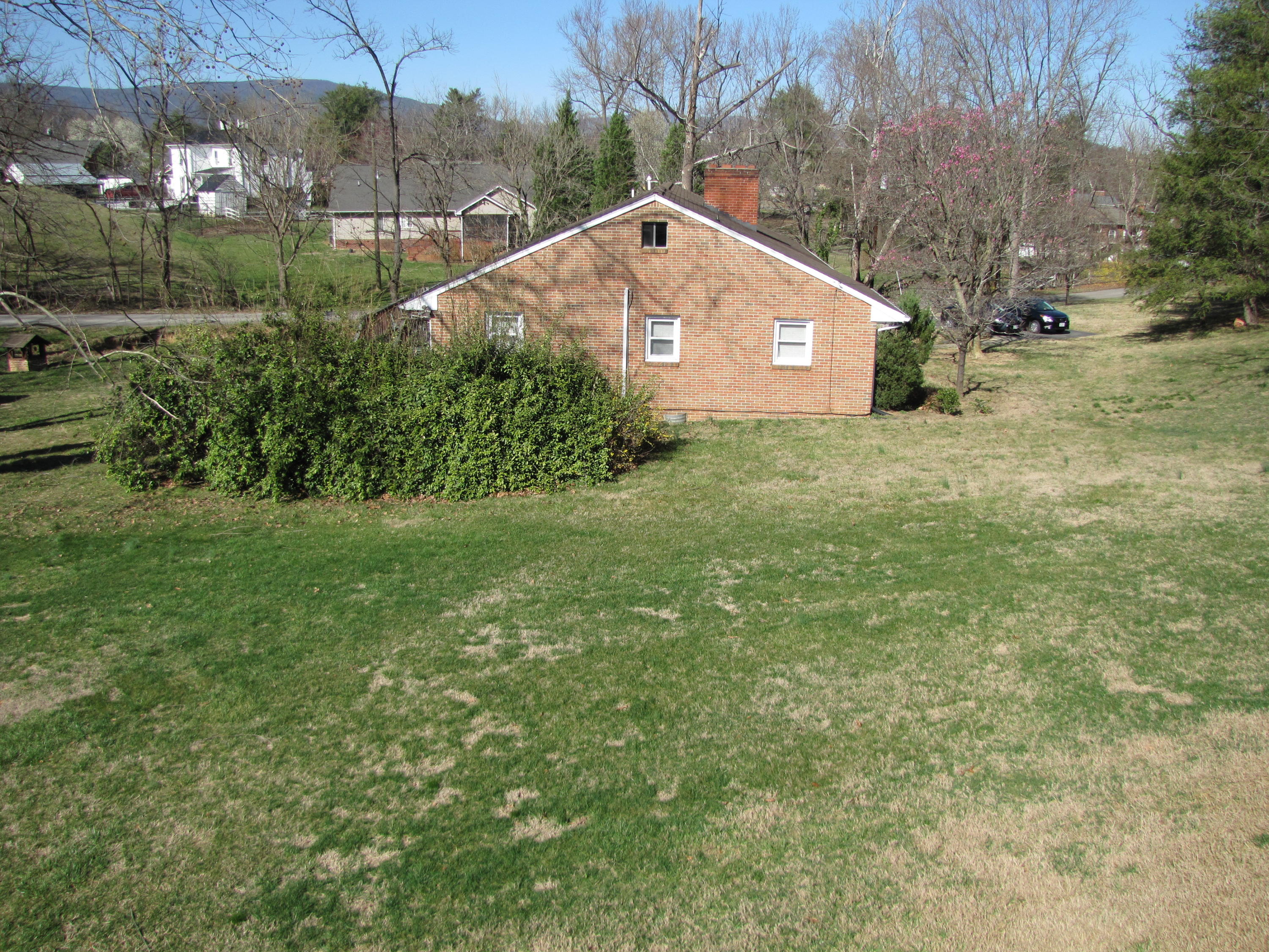 1831 McVitty Road Salem, VA 24153 - Photo 20 of 23 009