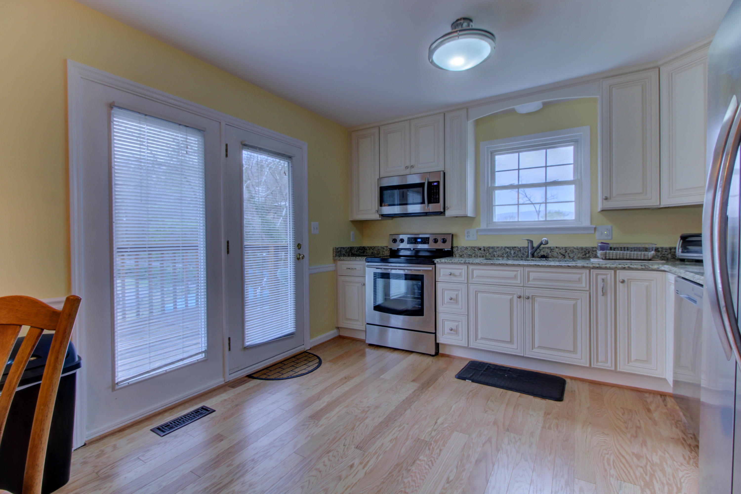 1831 McVitty Road Salem, VA 24153 - Photo 5 of 23 IMG_5820_1_2_3_4_5_6