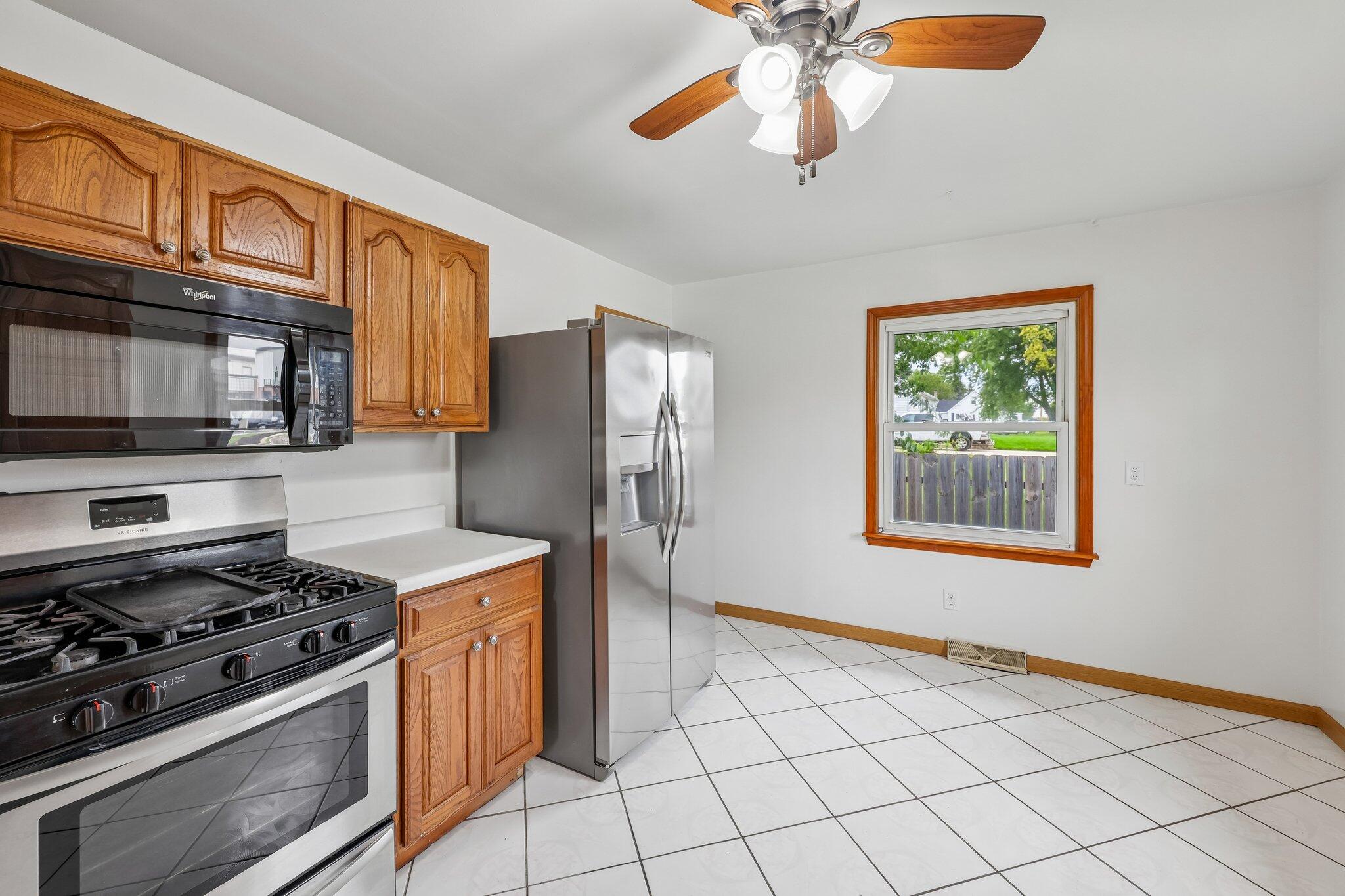 10-web-or-mls-Illinois St-S1909-010
