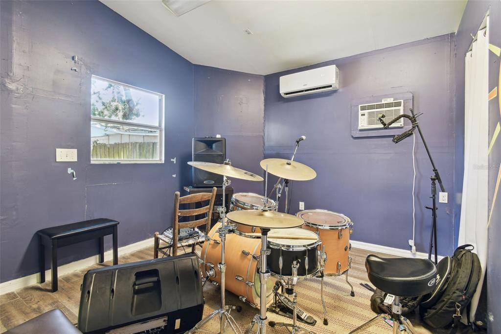4412 Bray Road Tampa, FL 33634 - Photo 24 of 30 Gallery Image 24