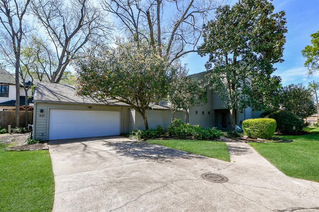 1301 Spring Oaks Cir