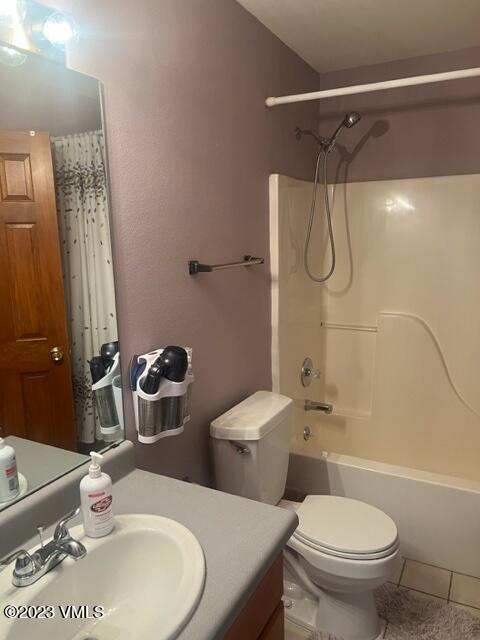 6 Ringneck Eagle, CO 81631 - Photo 39 of 50 a bathroom with a toilet sink and shower