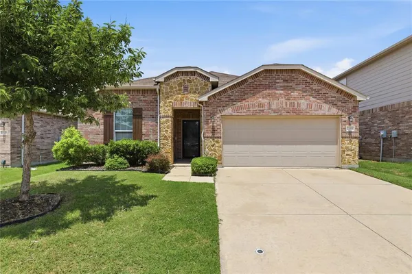 $2,100 | 2333 Senepol Way, Fort Worth, TX 76131