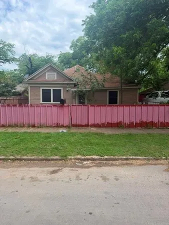 $170,000 | 417 West Brooklyn Avenue, Dallas, TX 75208