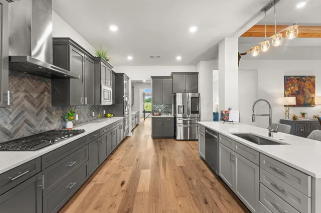 $985,000 | 705 Spicewood Trails Drive, Spicewood, TX 78669