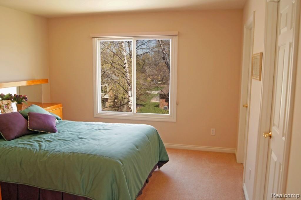 1812 Fox Run Rochester Hills, MI 48306 - Photo 39 of 48