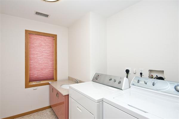 77 Winston Road Newton, MA 02459 - Photo 19 of 27 Gallery Image 19