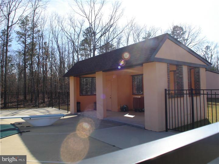 336 Atsion Road Shamong, NJ 08088 - Photo 8 of 25 Exterior Back