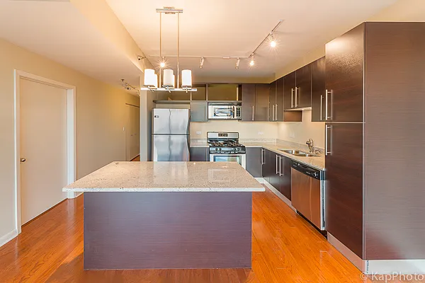 $3,500 | 225 South Sangamon Street, Unit 411, Chicago, IL 60607