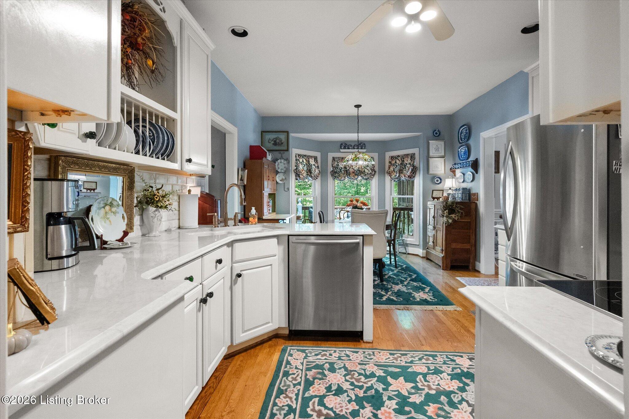 7101 Hickory Valley Road Louisville, KY 40299 - Photo 10 of 33 Kitchen