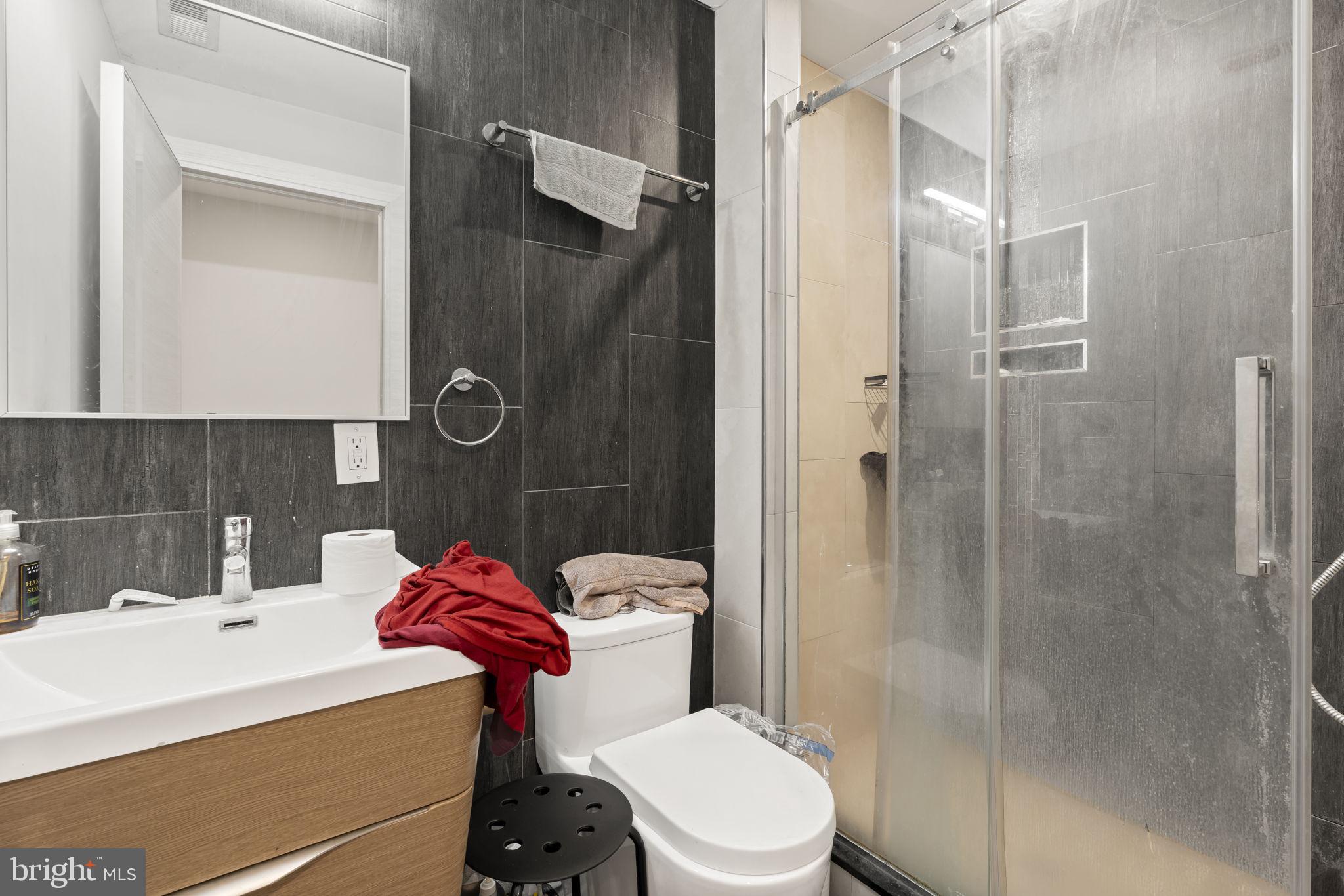 2142 Master Street, Unit B Philadelphia, PA 19121 - Photo 14 of 16