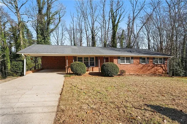 $269,900 | 405 Idlewild Drive, Lexington, NC 27295