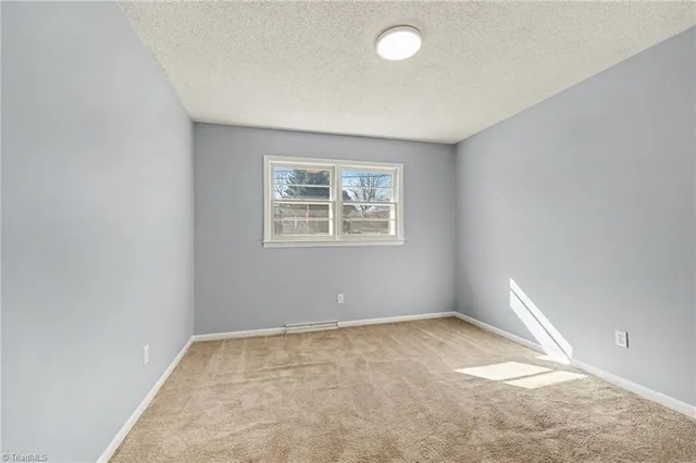 $269,900 | 405 Idlewild Drive, Lexington, NC 27295