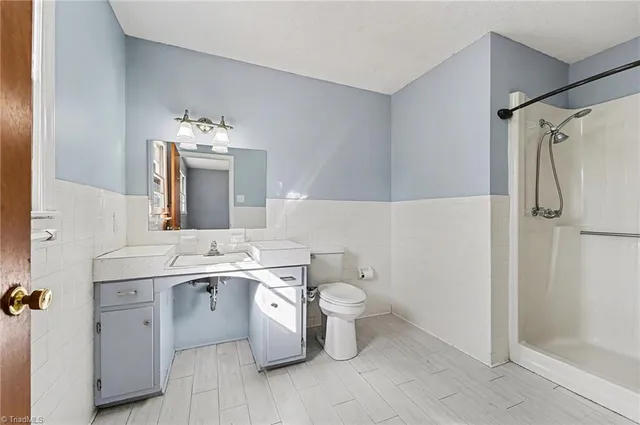 $269,900 | 405 Idlewild Drive, Lexington, NC 27295