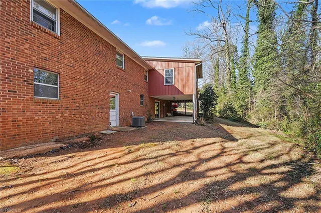 $269,900 | 405 Idlewild Drive, Lexington, NC 27295