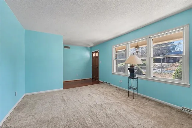 $269,900 | 405 Idlewild Drive, Lexington, NC 27295