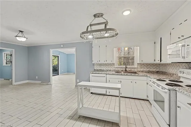 $269,900 | 405 Idlewild Drive, Lexington, NC 27295