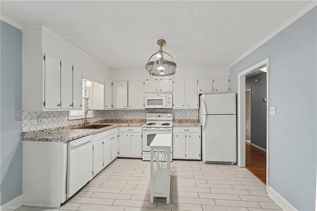 $269,900 | 405 Idlewild Drive, Lexington, NC 27295