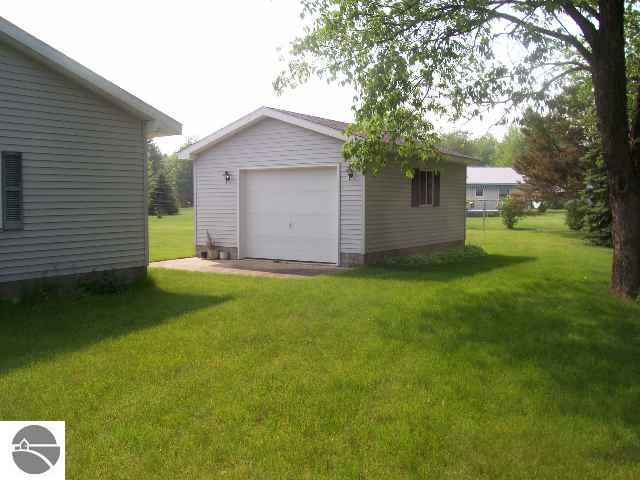 2279 Shawn Road Northwest Kalkaska, MI 49646 - Photo 4 of 9 1678843-3.JPG