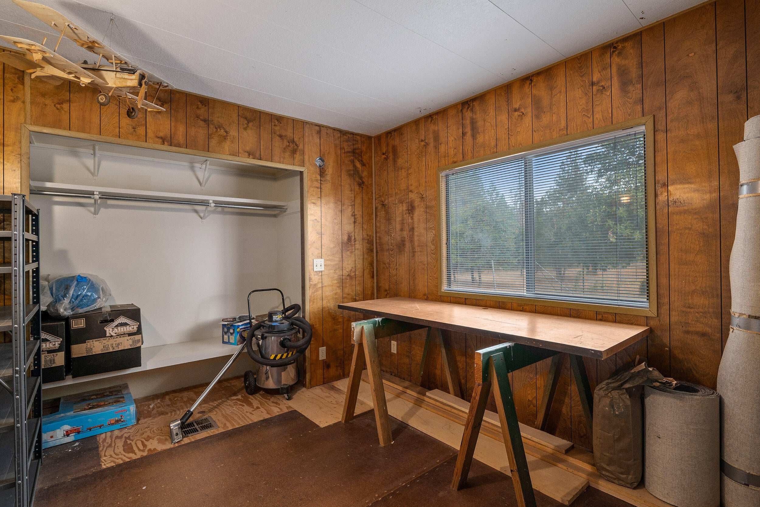 190 Martin Road Cave Junction, OR 97523 - Photo 22 of 43 Hobby Room