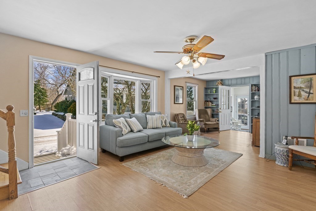 516 Pearse Road Swansea, MA 02777 - Photo 11 of 40 Gallery Image 11