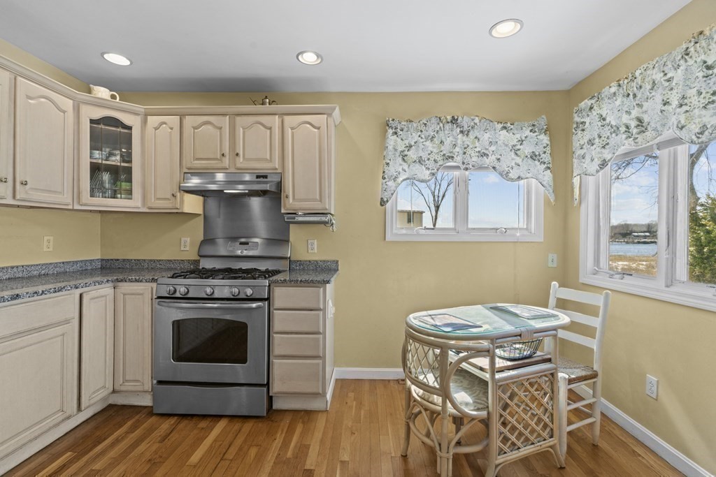 516 Pearse Road Swansea, MA 02777 - Photo 16 of 40 Gallery Image 16