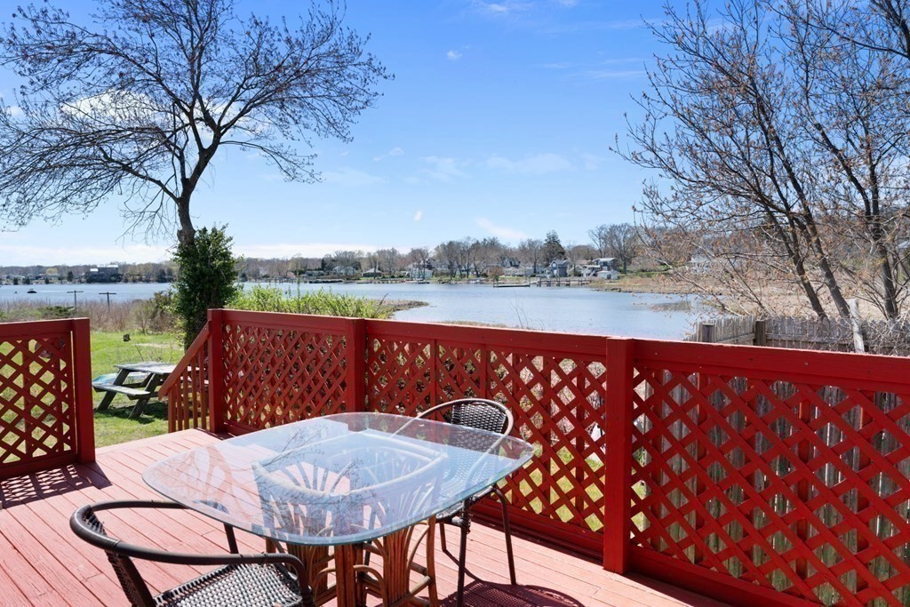 516 Pearse Road Swansea, MA 02777 - Photo 3 of 40 Gallery Image 3