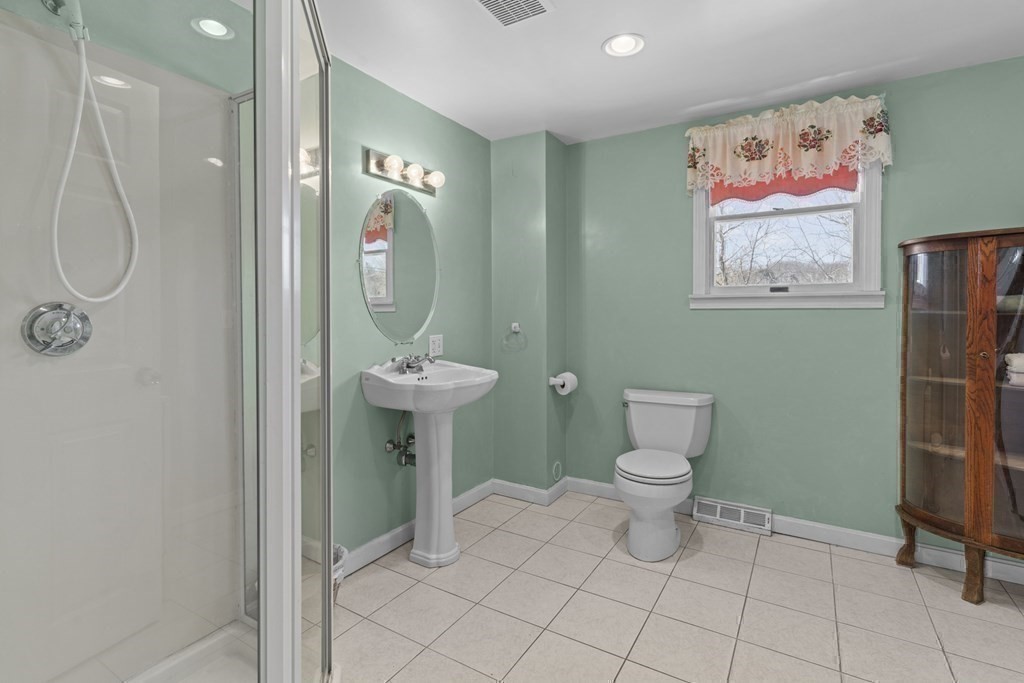 516 Pearse Road Swansea, MA 02777 - Photo 31 of 40 Gallery Image 31