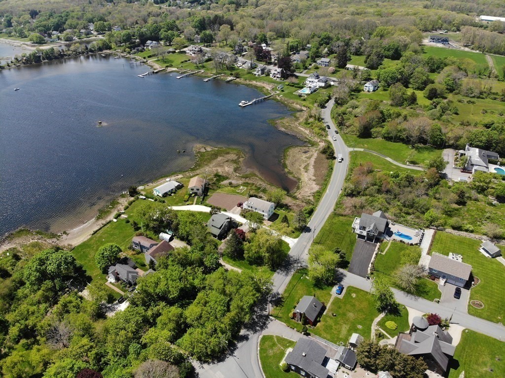 516 Pearse Road Swansea, MA 02777 - Photo 6 of 40 Gallery Image 6