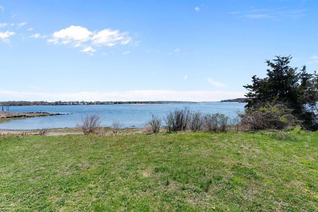 516 Pearse Road Swansea, MA 02777 - Photo 8 of 40 Gallery Image 8