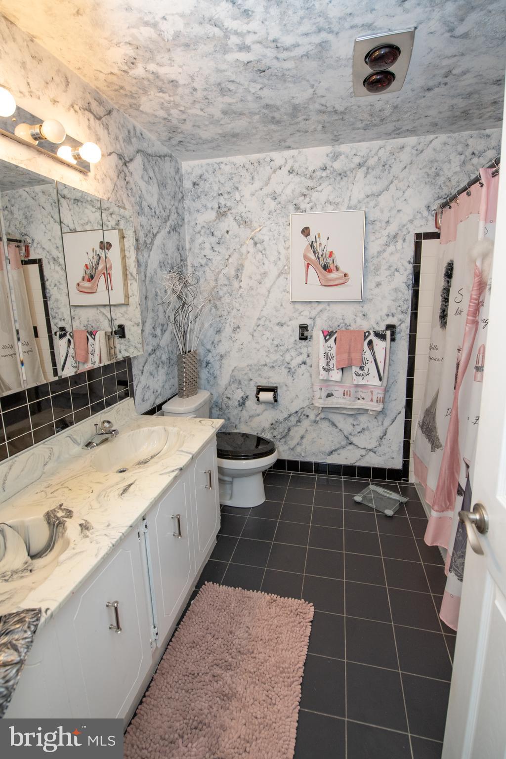 115 Spring Flower Court Huntingdon Valley, PA 19006 - Photo 25 of 33 Hall Bath