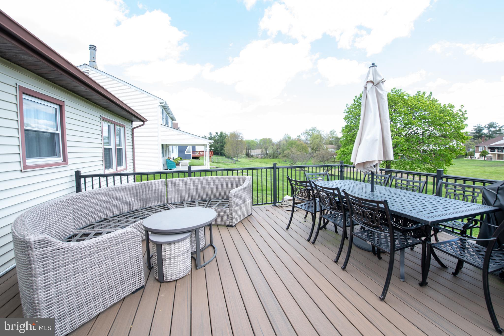 115 Spring Flower Court Huntingdon Valley, PA 19006 - Photo 28 of 33 Deck