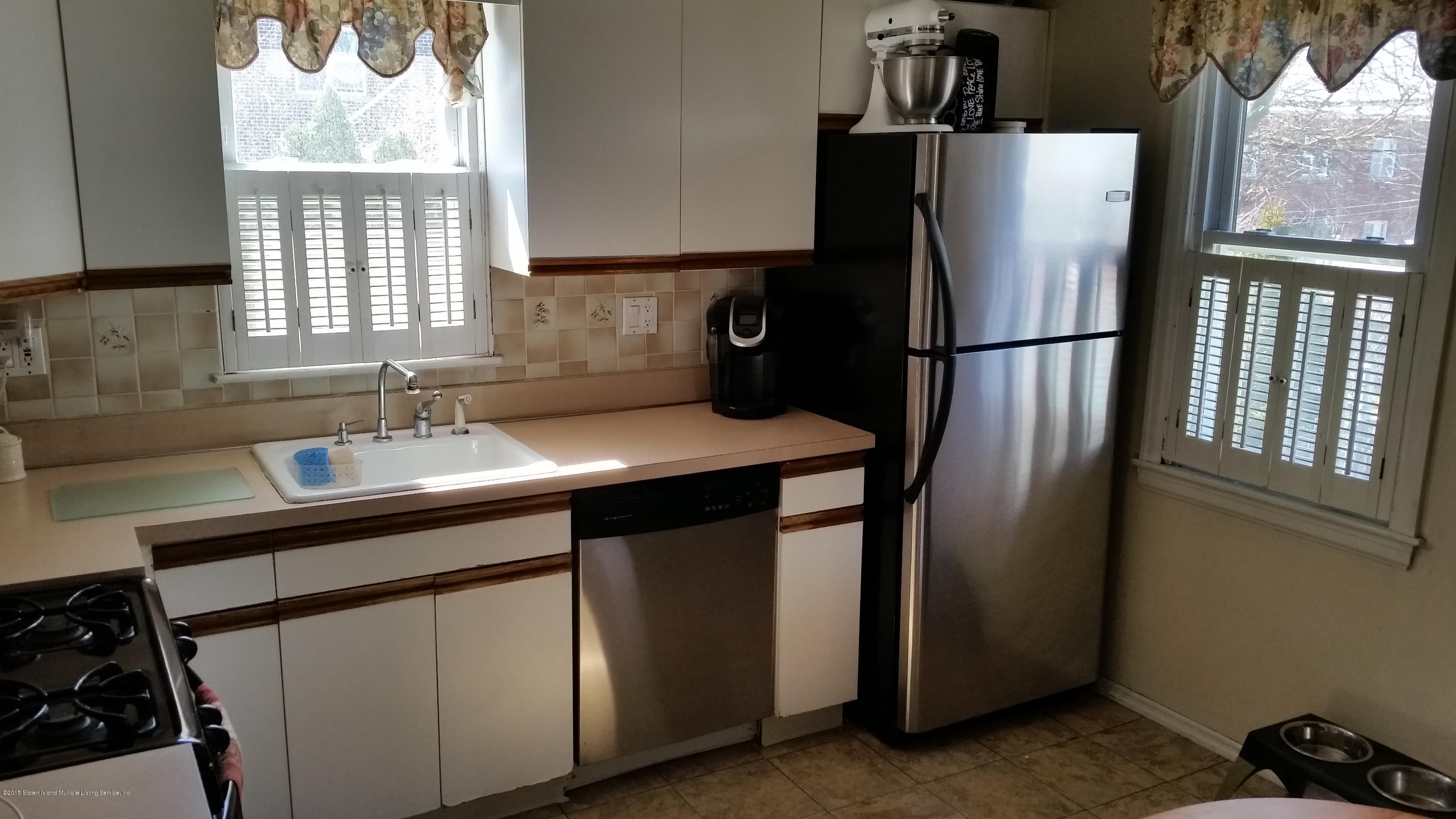 82 Governor Road Staten Island, NY 10314 - Photo 8 of 21 20150329_115520