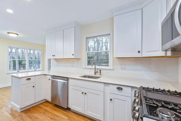 $6,000 | 451 River Road, St. James, NY 11780